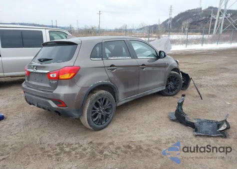 2018 Mitsubishi Outlander Sport 2.0 Le z USA, uszkodzony, nr VIN JA4AR3AU0JZ028014